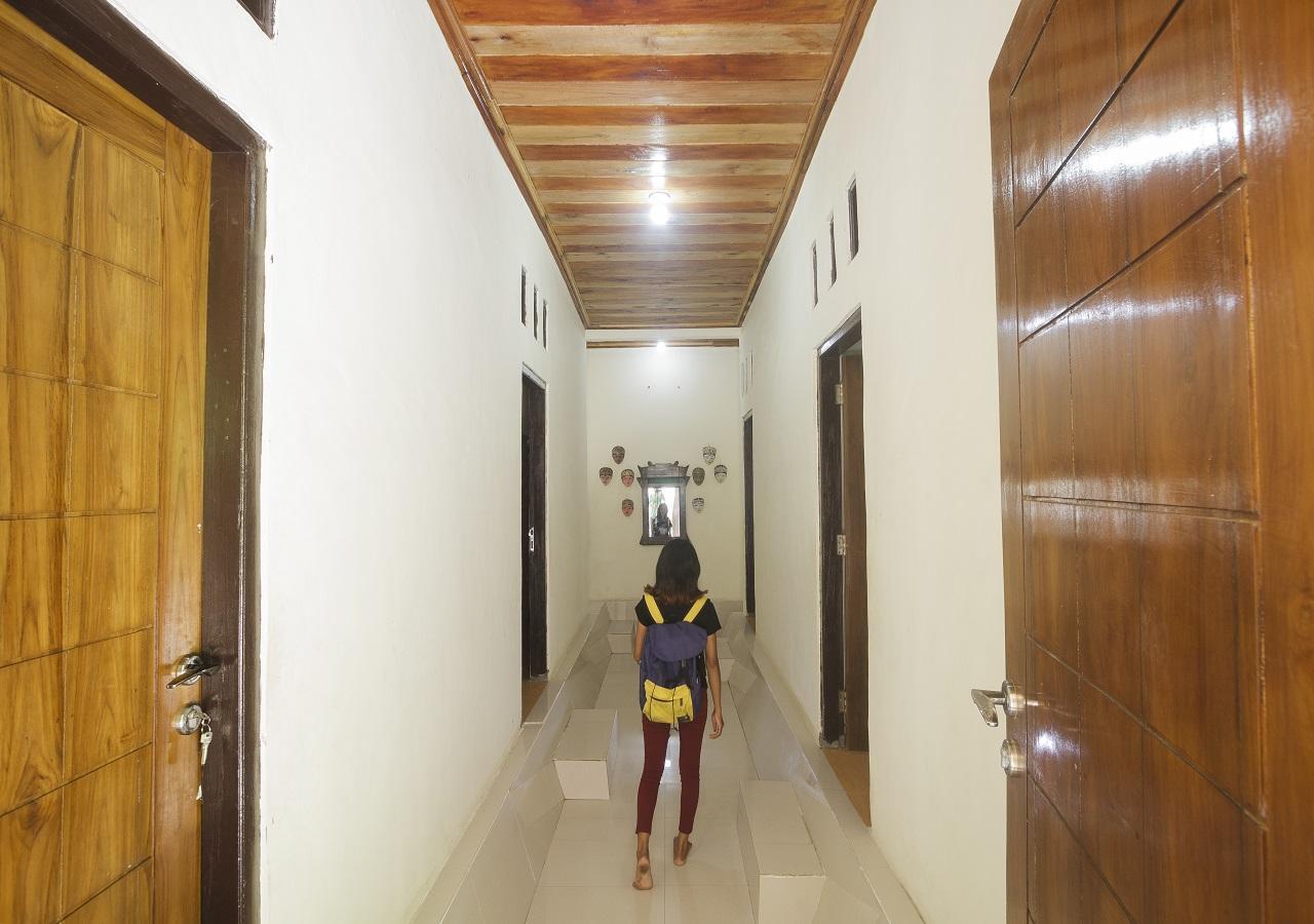Dorme Tree Hostel Labuan Bajo Exterior foto